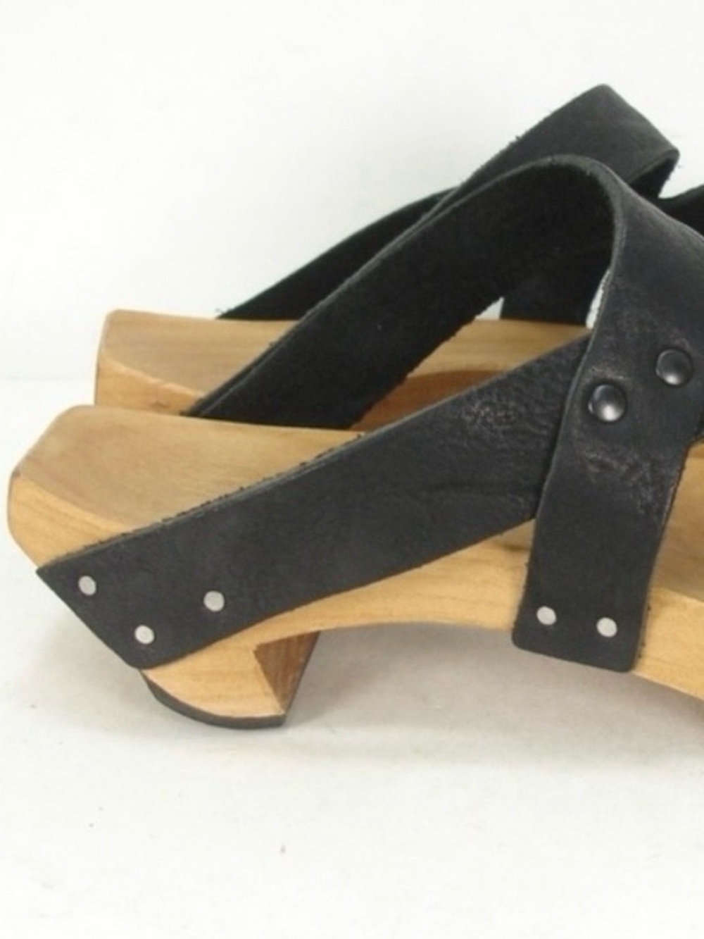 CYDWOQ Black Leather Public Clog